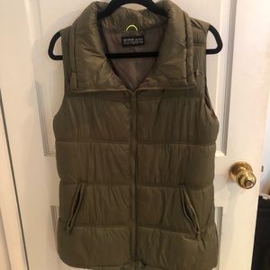 Cotton on green puffer vest